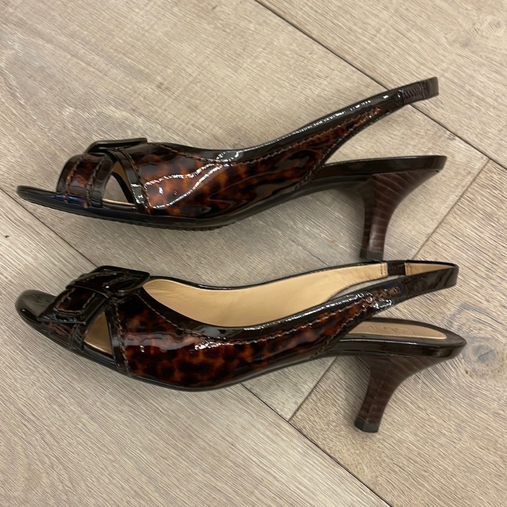 Cole Haan Womens sling back heel Size 9
